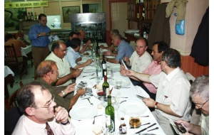53 - En el restaurante Oasis - 2002